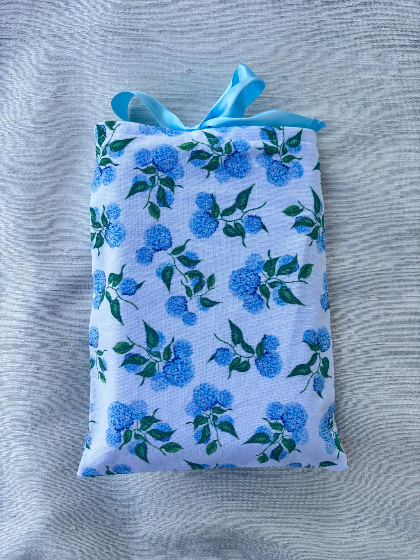 Blue Hydrangea Book Sleeve | Kindle Cover | Book Cover | Trendy Bookish Gift | Gift | Medium Sized Book Cover